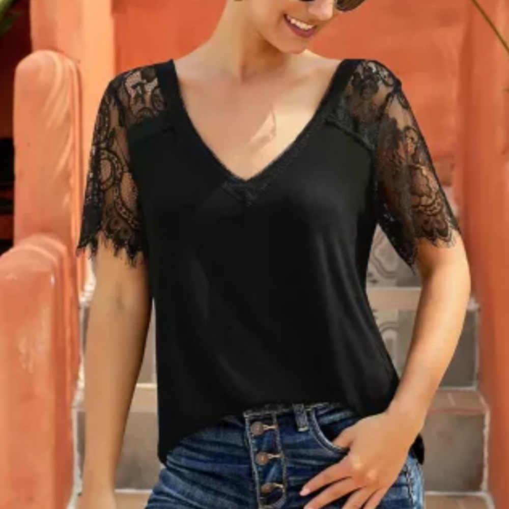 Gypsy angel sleeves in black V neck tee - Picture 3 of 5